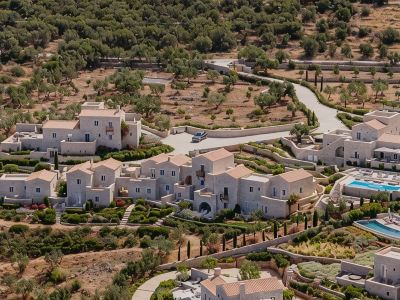 Bassa Maina Villas & Suites