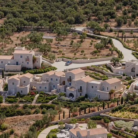 Bassa Maina Villas & Suites