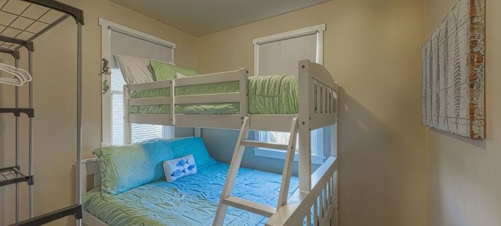 MERMAID COTTAGE - 3 MINUTE WALK TO BEACH - VERY CHARMING & CLEAN! Hotels in Lower Township