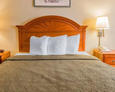 Quality Inn Grand Rapids North Hotels in Walker
