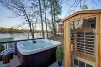 Hot Springs Hideaway - Lakefront/Private Dock/Hot Tub/Sauna/Kayaks - Chalets
