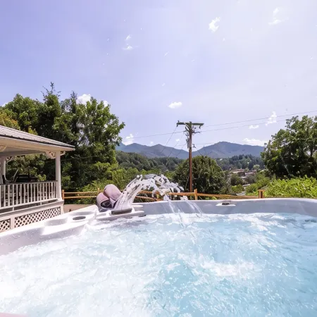 "STEPS TO BRYSON" - MTN VIEW, HOT TUB, FIREPIT, NEW REMODEL - WALK TO DOWNTOWN!