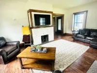 4BR Retreat in Waukon • Group Friendly Hotels in Allamakee County