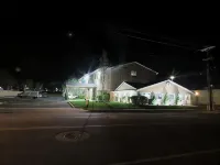 West Valley Inn - parking
