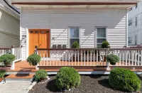 Stunning 1 BR-Apt-Oceanview to Revere Beach -3 Train Stop Boston Logan Airport - Homestays