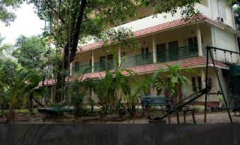 Palm Grove Service Villa