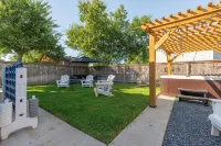 ONLY 4 BLOCKs to Magnolia-Hot tub-Texas Bell in Waco