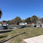 Charming 3-bedroom bungalow in Sneads Ferry with boat dock and gazebo access - Wi-Fi