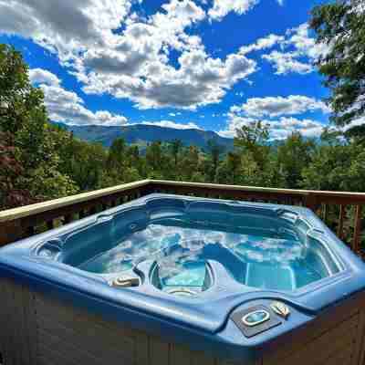 Blueberry Hill: Breathtaking Mountain Views! Cozy, Family Favorite, Hot Tub Fitness & Recreational Facilities