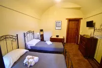 Domum in petra, the house in the rock. A short walk from the historic center of Modica - Bungalows