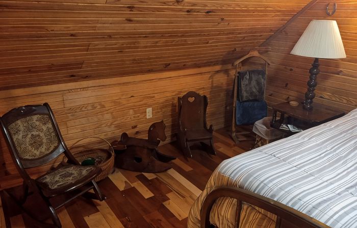 Cozy cabin in the woods. Peaceful and only 15 minutes to Mountain View.