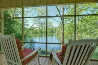 Waterfront cabin in the mountains. Peaceful, relaxing setting. - Alphydda