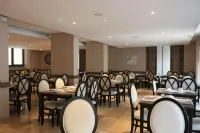 亨利二世博那中心酒店