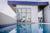 ibis Styles Kota Bharu - Pools