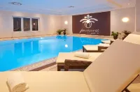 Kuhotel Steinplatte, Trademark Collection by Wyndham - Kolam Renang