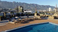 Camino Real Fashion Drive Monterrey - piscina
