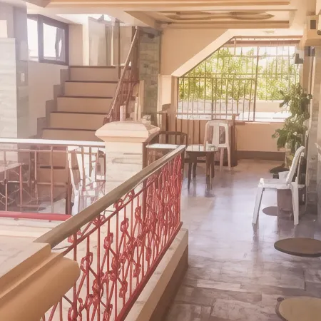 Eden Travellers Lodge