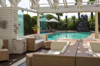 Color Hotel Style, Design & Gourmet - Pools