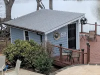 Lakefront Home with Saltwater Pool, Hot Tub, Firepit, Kayaks.  Pet Friendly - Pools