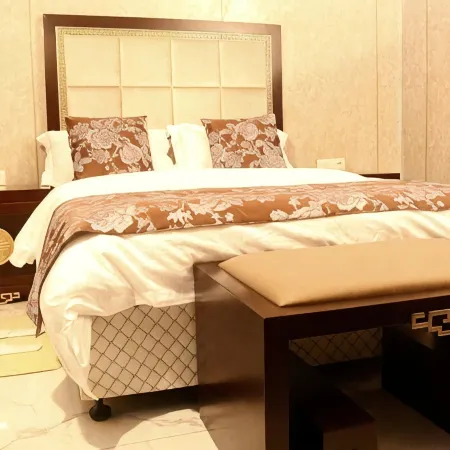 City Hotel