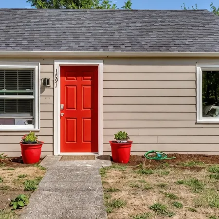 Remodeled 2 bdrm duplex near the U of O