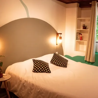 Nômades Riverside - Adventure Hostels & Coworking Отели рядом с достопримечательностью «Пляж Прая-да-Гальета»