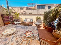 Hola Cathedral House - Apartments