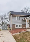 A Charming Home Minutes to Downtown, Zoo, & Airport with Hidden Reading Nook! - Bungalows