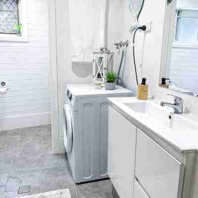 Coolangatta, Gold Coast unit walk to beach & shops Rooms