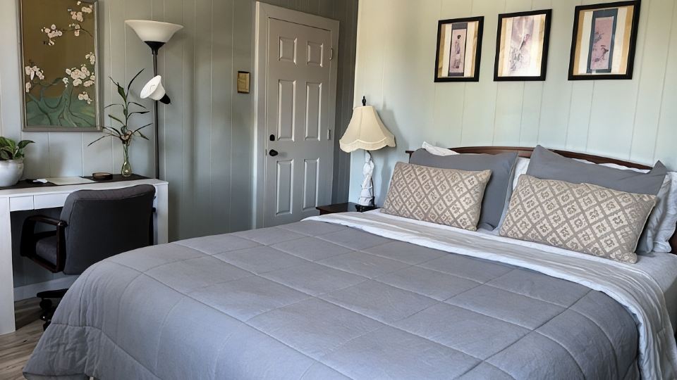 Private Room on Serene Property in Hilo