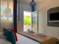 Cozy Studio with Terrace- Street view - 2-Star