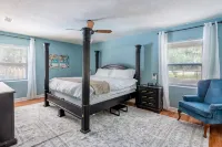 Lrge Golden Isles Home-Huge Pool, Hot Tub, Game Rm - 4-Star