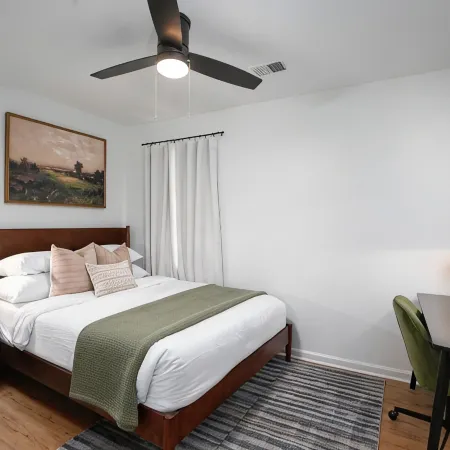 Family & Pet Friendly Modern Townhouse