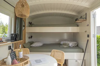 Tinyhouse Voordek - Lakes of Vinkeveen near Amsterdam Hotels in 