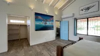 Romantic getaway on the Caribbean with private plunge pool. - 4-Star