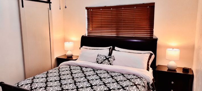 Amazing and Cozy King-Queen Bed Suites w/RV Parking Ξενοδοχεία στην πόλη Otero County