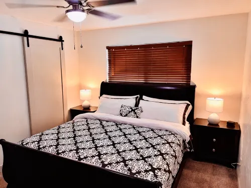 Amazing and Cozy King-Queen Bed Suites w/RV Parking - Gym