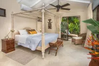 Luxury and Privacy 3 King Suites Central Location - 4-Star