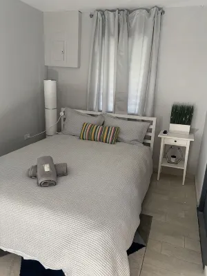 5 min from 7 seas, 2 min from Hotel El Conquistador Golf course w/prívate Pool - 방갈로