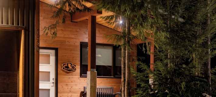 Aspen Adventure House - Luxury Suite - 2 minutes from Revelstoke Mountain Resort Hotels in Revelstoke