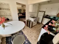 Cozy 2-bedroom apartment in Vancouver walk/bike distance to pubs/shopping! - ห้องครัว