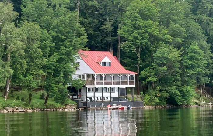 July 7 to 14 Available: Big Porches w/ Scenic Views, Kayaks & Room to Gather