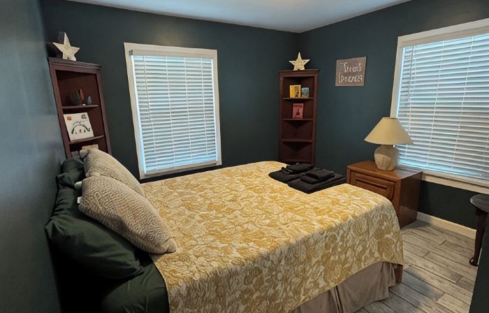 Charming 2-bedroom apartment in superb Bennington with WiFi