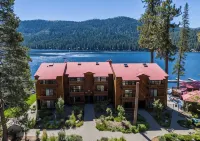 2-bedroom lakefront condo overlooking Donner Lake - شرفة