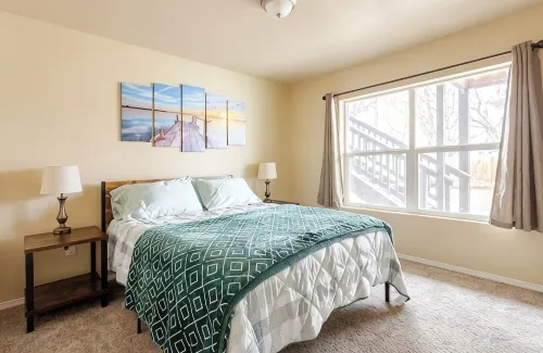 Downstairs Neighbor Retreat in the middle of Missoula - Condos