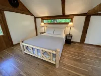Barn Off the beaten path yet close to everything. - 4-Star