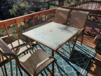 Tiny, Quiet, 2nd-Story, Private Condo with No TV - Wifi