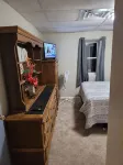 Large 3 Bedroom on Wooded Lot, Pool, Hot Tub  Min to Pennstate