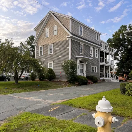 <br>Danvers spacious apt near Salem historic witch town Mall / Hospital