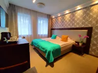 Hotel Zamek Centrum Hotels near Duke's Stable